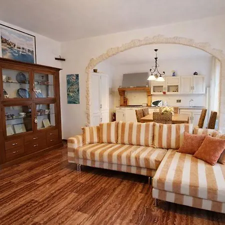 - Elba Affitti * Porto Azzurro